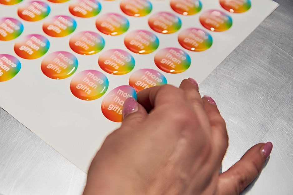 Dome labelling decoration
