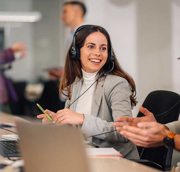 JSM customer service team member assisting a client