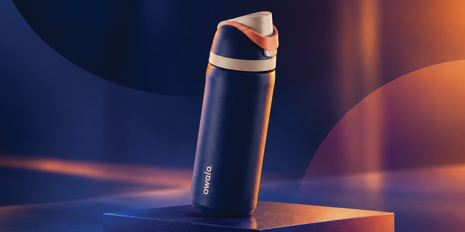 A trend-led insulated water bottle with a flip-top lid